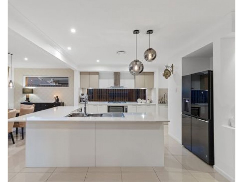 29 Laurel Drive, Helensvale QLD 4212