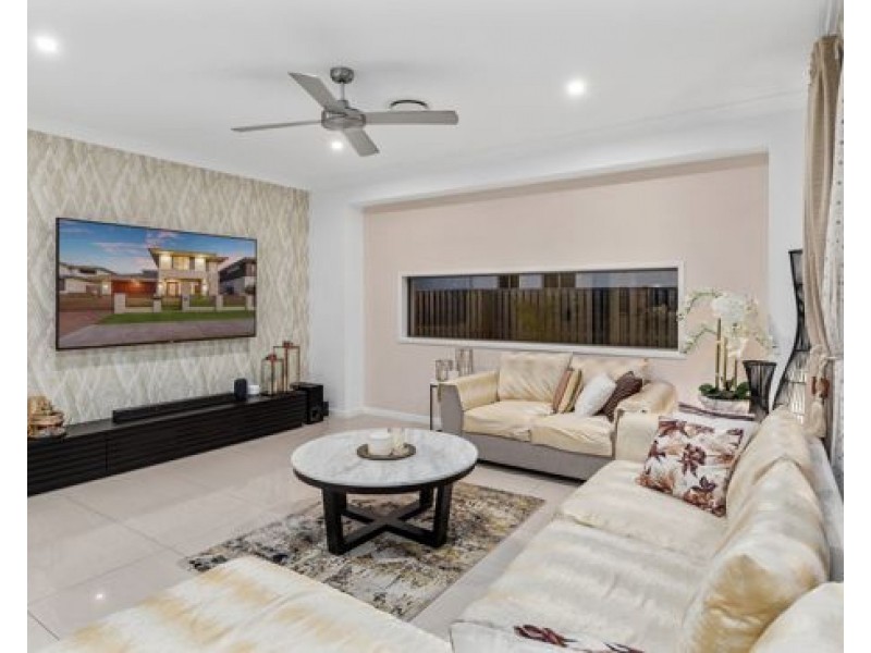 29 Laurel Drive, Helensvale QLD 4212