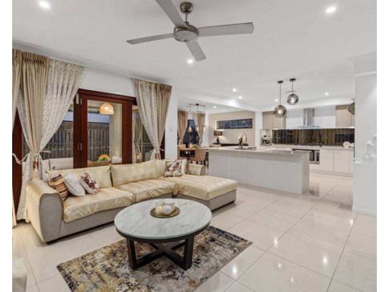 29 Laurel Drive, Helensvale QLD 4212