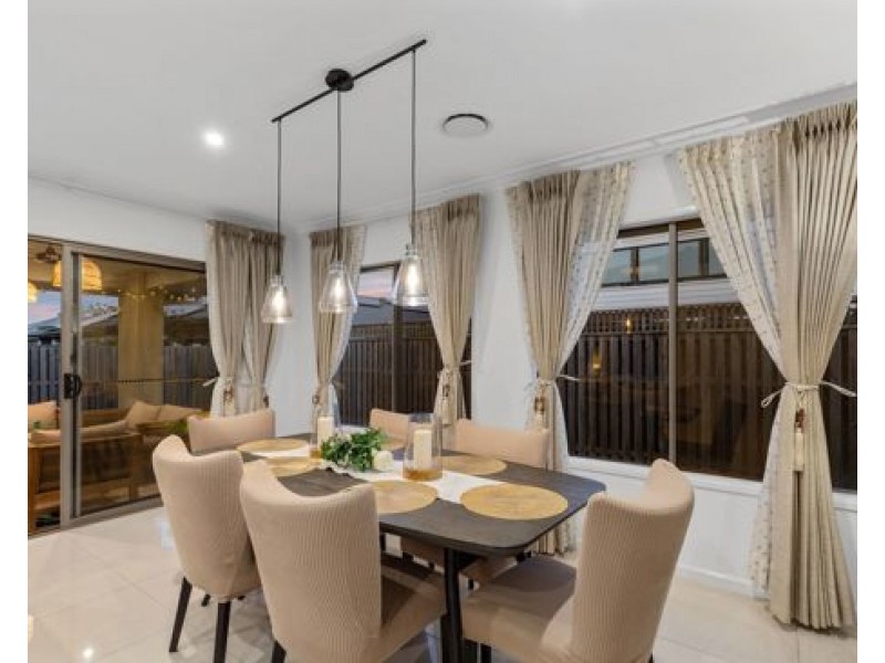 29 Laurel Drive, Helensvale QLD 4212
