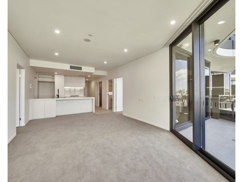 812/62 Logan Road, Woolloongabba QLD 4102