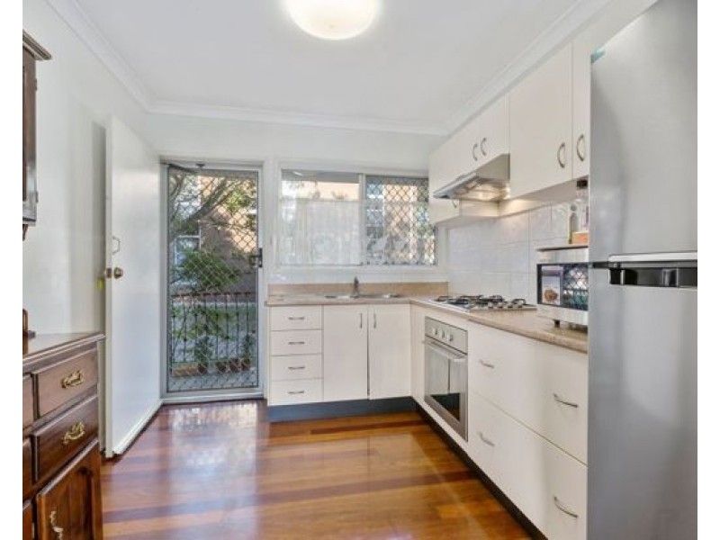 2A/57 Crown st, Holland Park West QLD 4121
