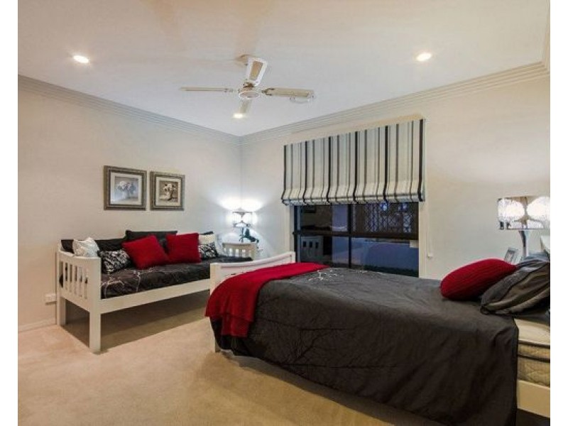 11 clear water bay avenue, Clear Island Waters QLD 4226