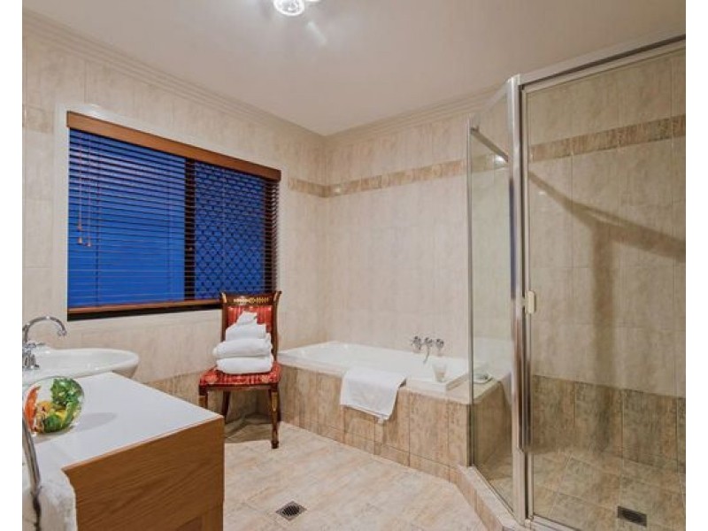 11 clear water bay avenue, Clear Island Waters QLD 4226