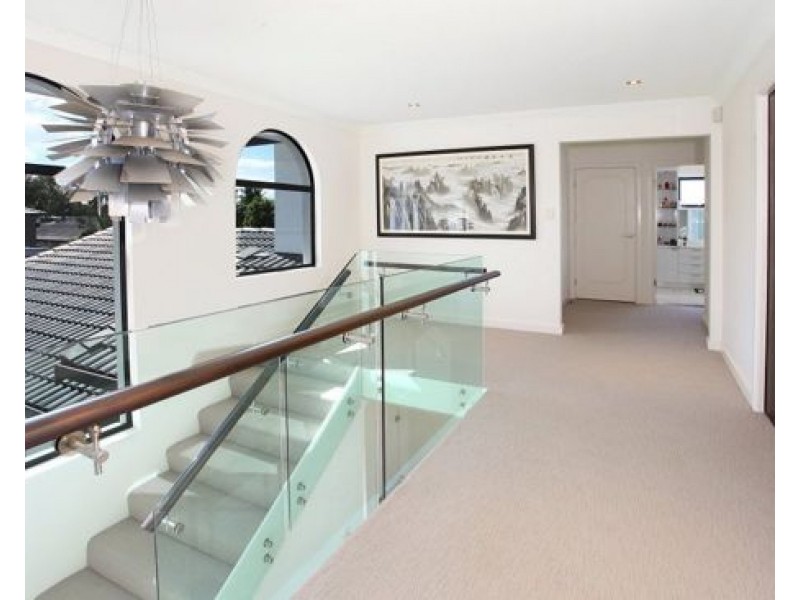 37 Volante Crescent, Mermaid Waters QLD 4218