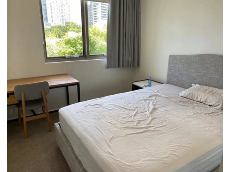 404/5 Chester Avenue, Southport QLD 4215