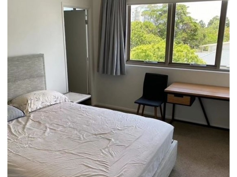 404/5 Chester Avenue, Southport QLD 4215