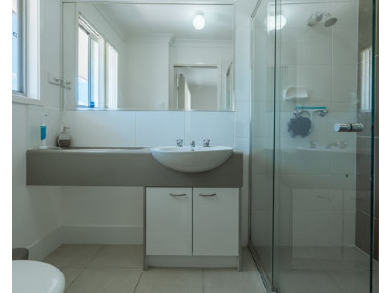 48/1 McAuley Parade, Pacific Pines QLD 4211