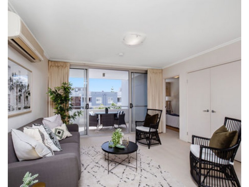 30/2 Arbour Ave, Robina QLD 4226