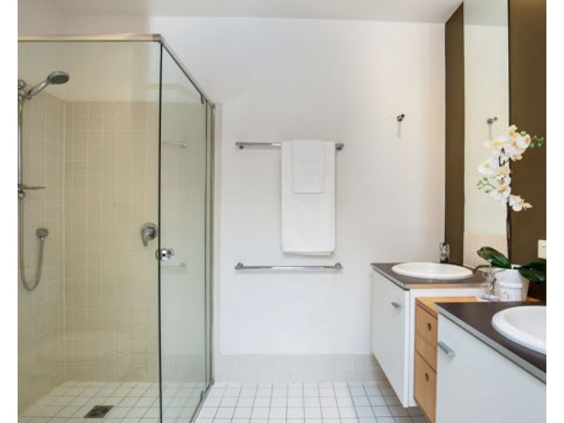 30/2 Arbour Ave, Robina QLD 4226