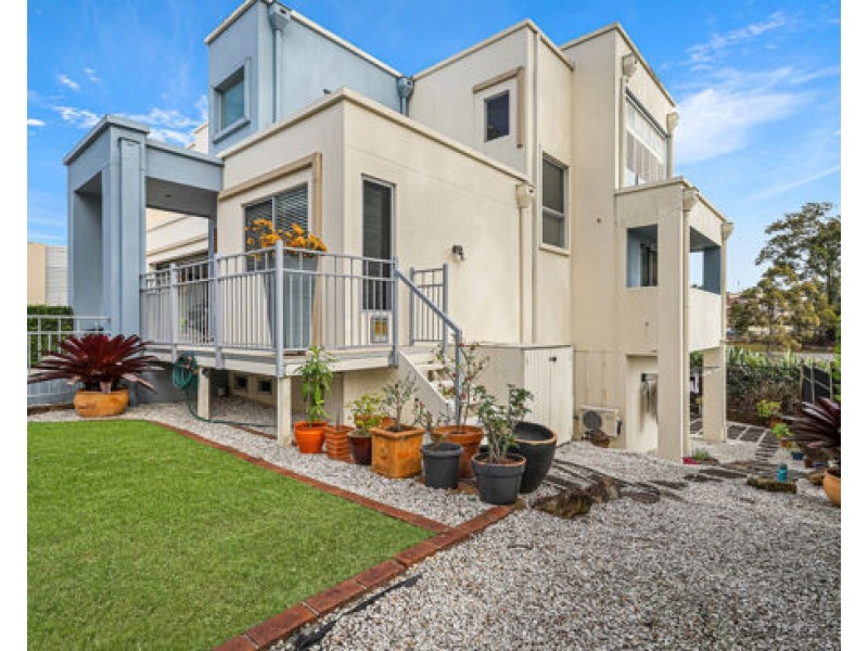 2/12 Port Peyra Crescent, Varsity Lakes QLD 4227