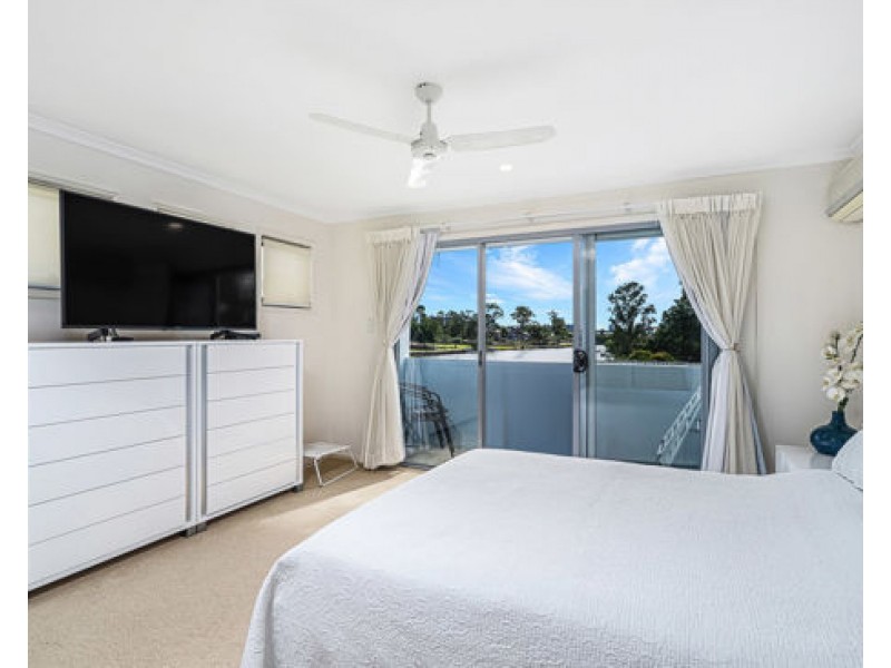 2/12 Port Peyra Crescent, Varsity Lakes QLD 4227