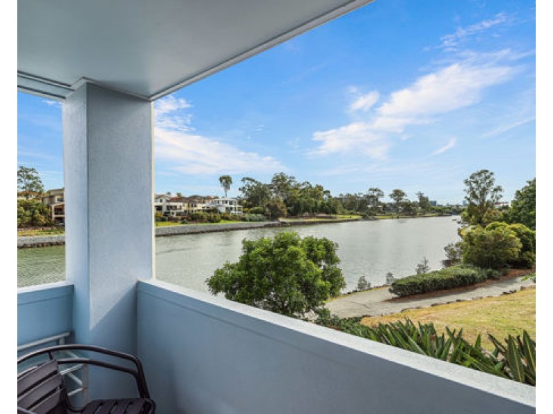 2/12 Port Peyra Crescent, Varsity Lakes QLD 4227