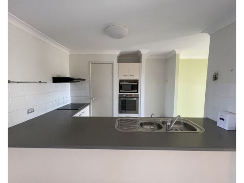 Unit 12, 74 Plaza St, Wynnum West QLD 4178