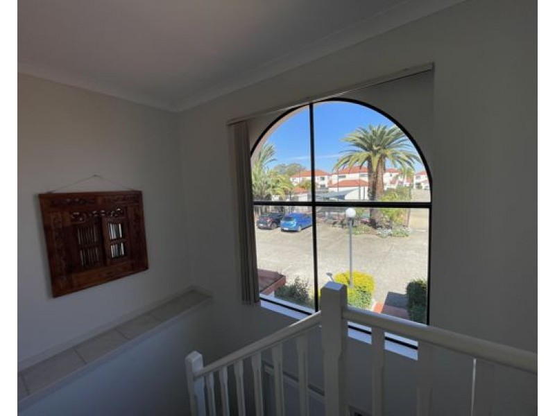 Unit 12, 74 Plaza St, Wynnum West QLD 4178