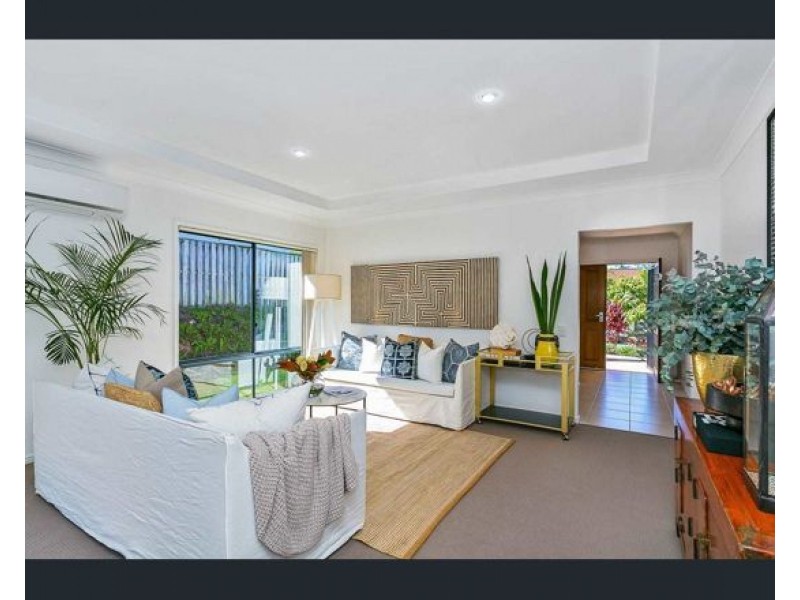 6 Nardoo Street, Robina QLD 4226