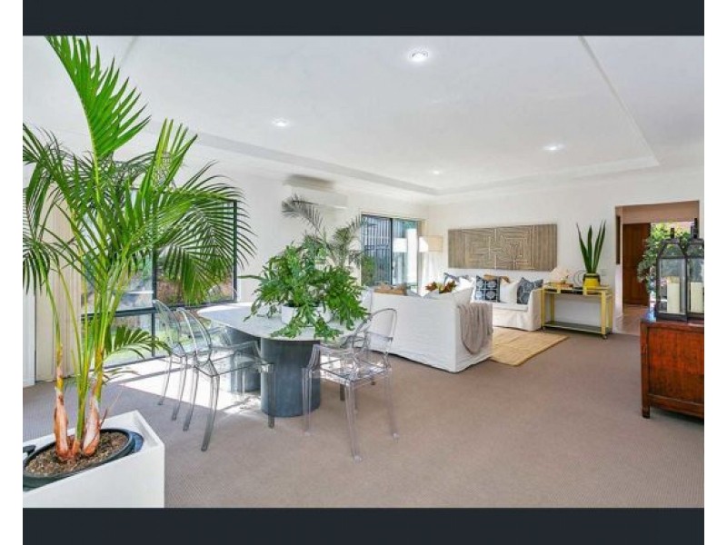 6 Nardoo Street, Robina QLD 4226