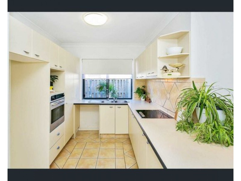 6 Nardoo Street, Robina QLD 4226