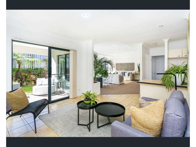 6 Nardoo Street, Robina QLD 4226