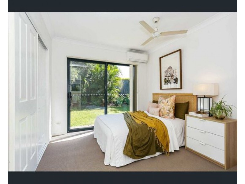 6 Nardoo Street, Robina QLD 4226