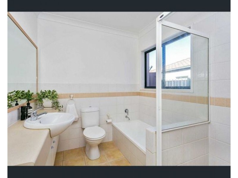 6 Nardoo Street, Robina QLD 4226