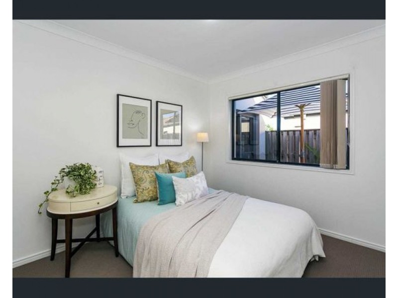 6 Nardoo Street, Robina QLD 4226