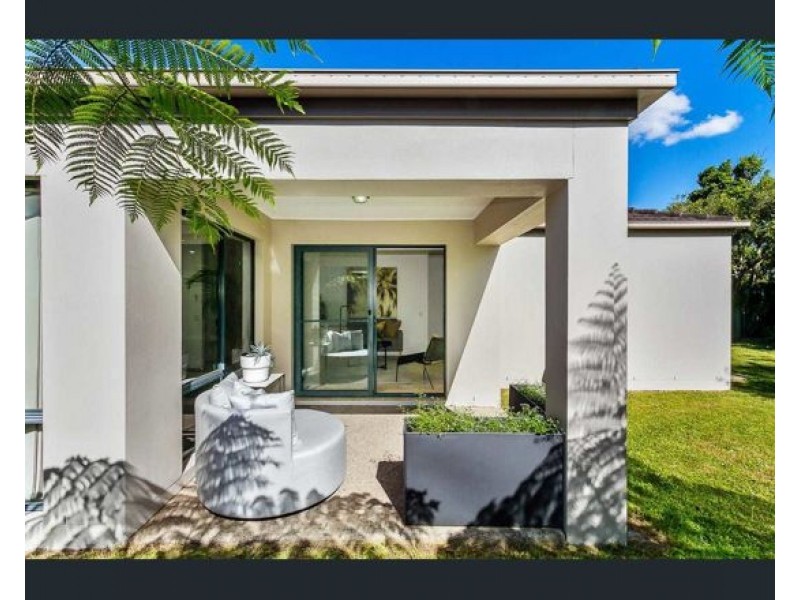 6 Nardoo Street, Robina QLD 4226