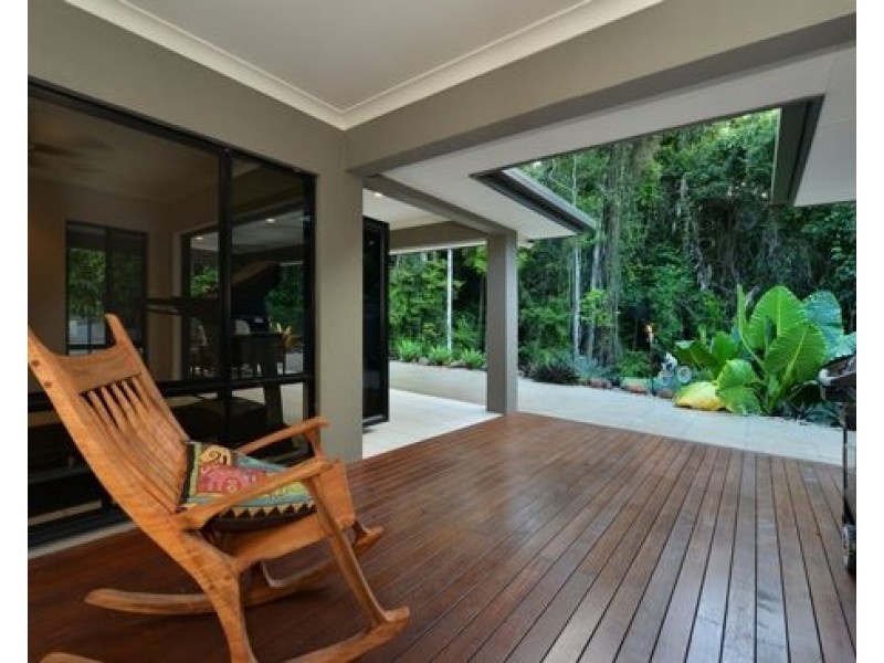 77 Leonard Street, Kewarra Beach QLD 4879
