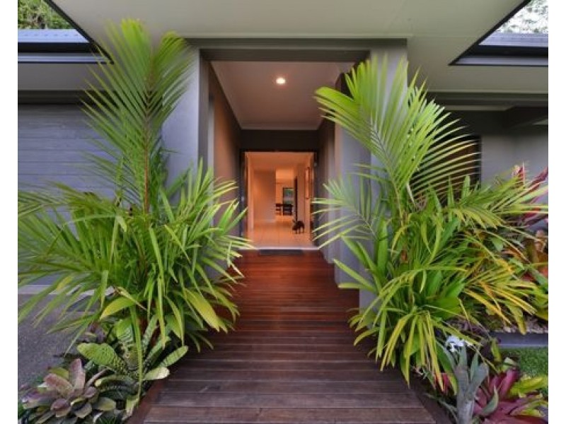 77 Leonard Street, Kewarra Beach QLD 4879