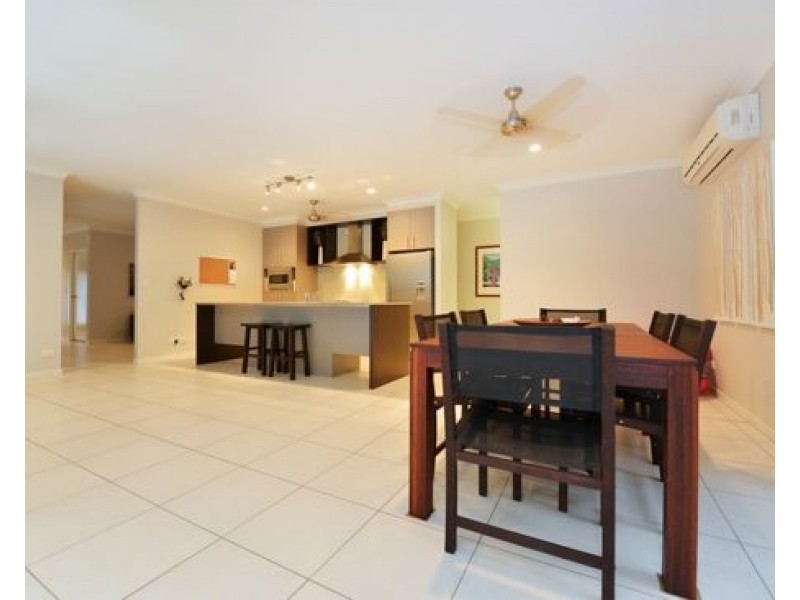77 Leonard Street, Kewarra Beach QLD 4879