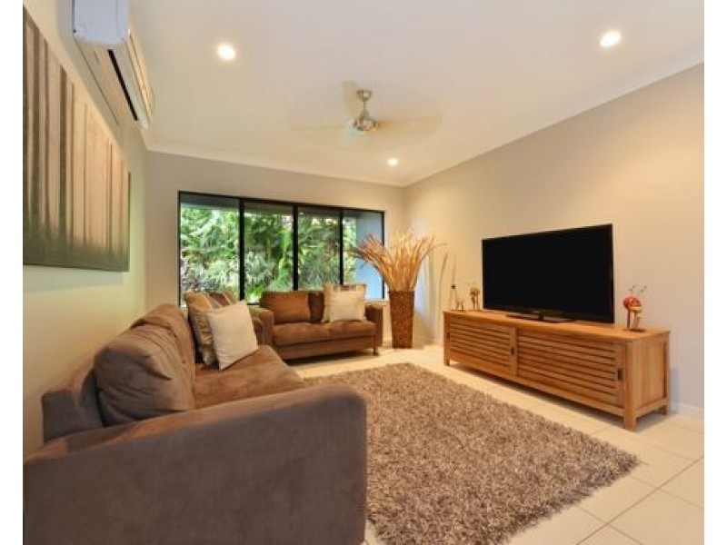 77 Leonard Street, Kewarra Beach QLD 4879