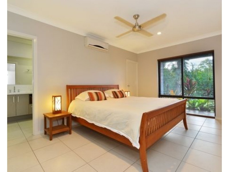 77 Leonard Street, Kewarra Beach QLD 4879