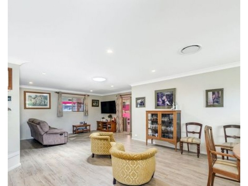 24 Southerden drive, North Lakes QLD 4509