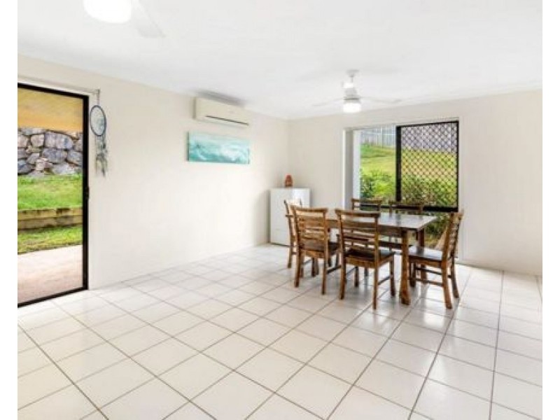 7 BEAUMONT CRES, Pacific Pines QLD 4211