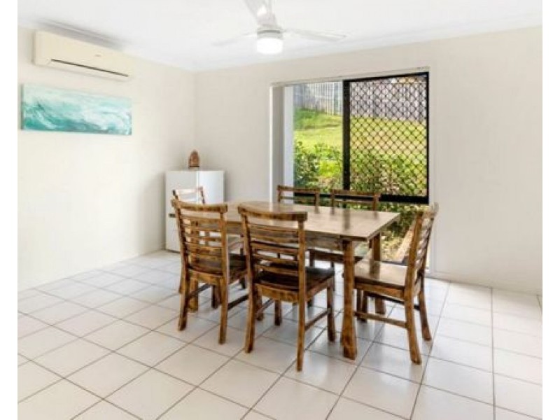 7 BEAUMONT CRES, Pacific Pines QLD 4211