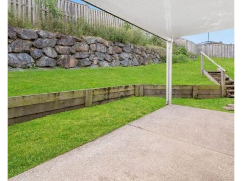 7 BEAUMONT CRES, Pacific Pines QLD 4211