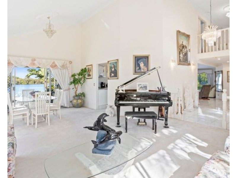 182 Port Jackson Blvd, Clear Island Waters QLD 4226