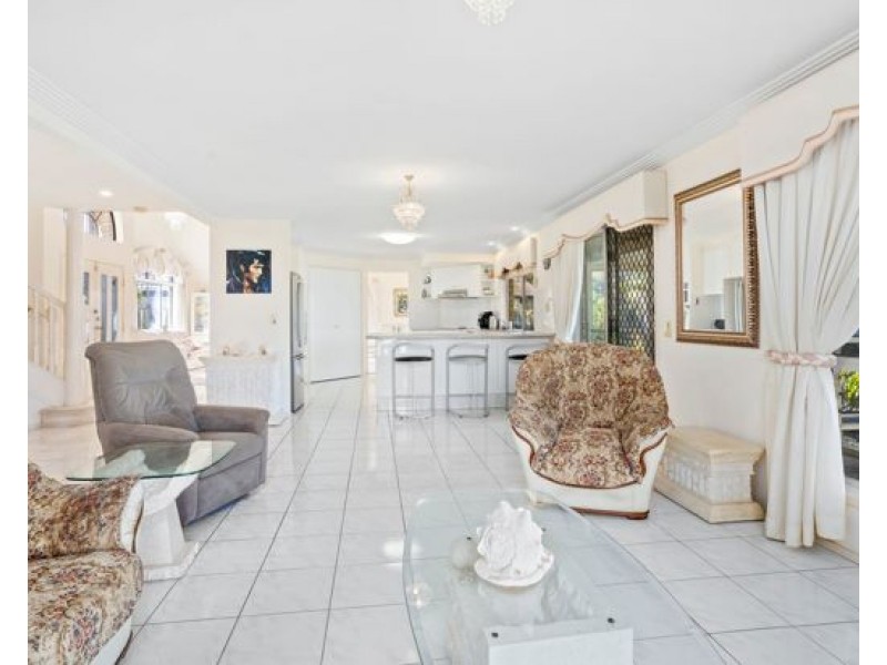 182 Port Jackson Blvd, Clear Island Waters QLD 4226