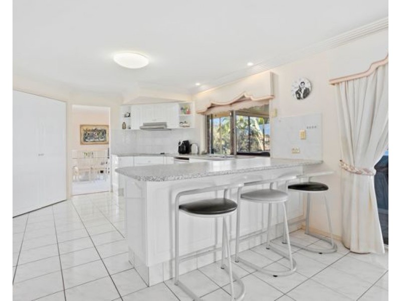 182 Port Jackson Blvd, Clear Island Waters QLD 4226