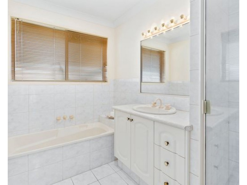 182 Port Jackson Blvd, Clear Island Waters QLD 4226