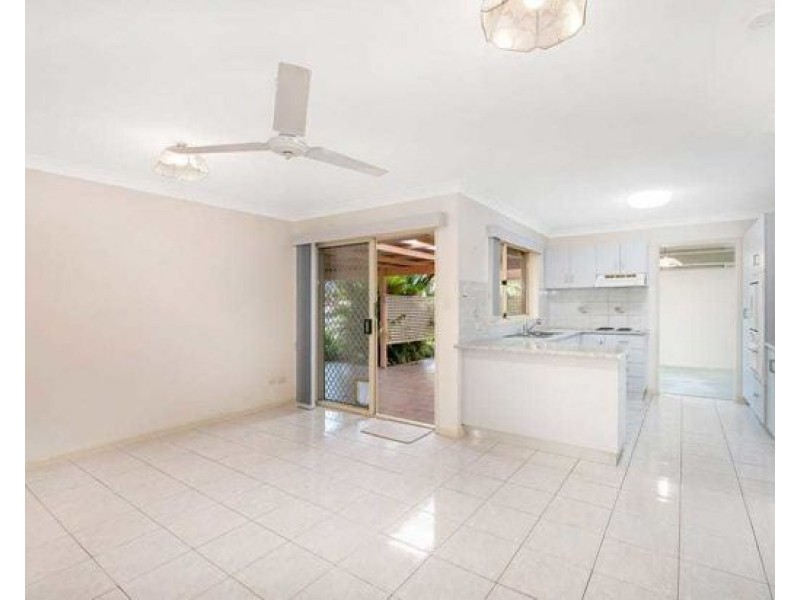 4 Westminster Way, Wishart QLD 4122