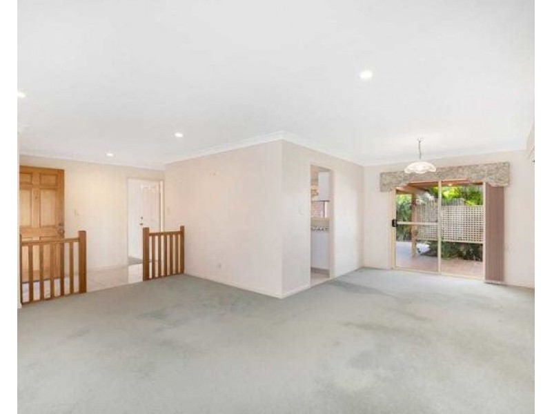 4 Westminster Way, Wishart QLD 4122