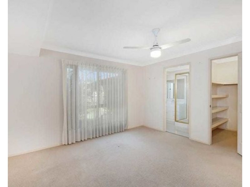 4 Westminster Way, Wishart QLD 4122