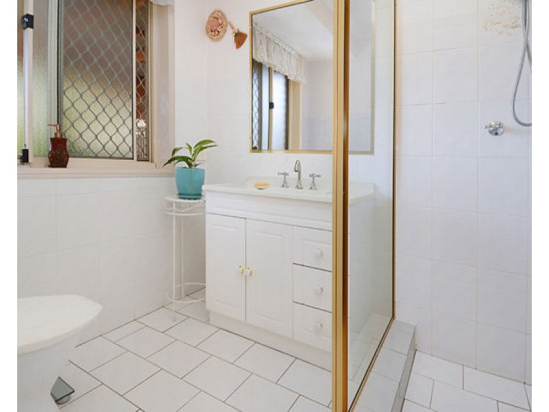 4 Westminster Way, Wishart QLD 4122