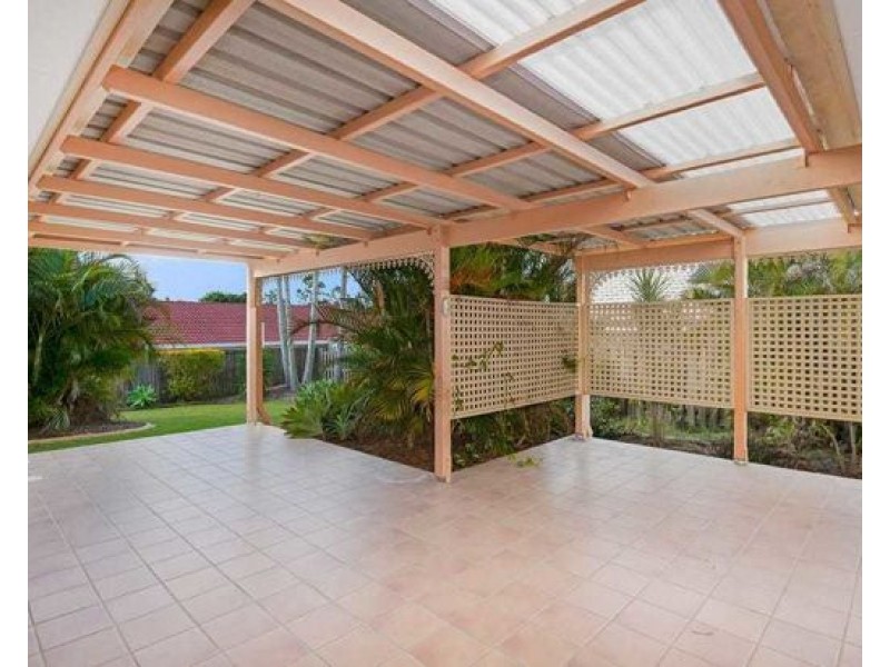 4 Westminster Way, Wishart QLD 4122