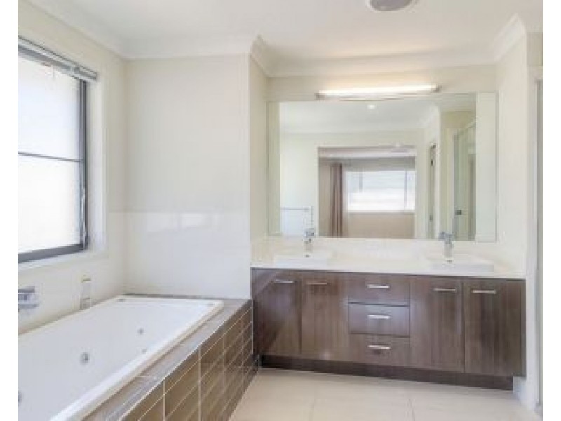 83 Alan Crescent, Eight Mile Plains QLD 4113