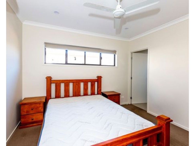 10 Rivina Cct, Coomera QLD 4209