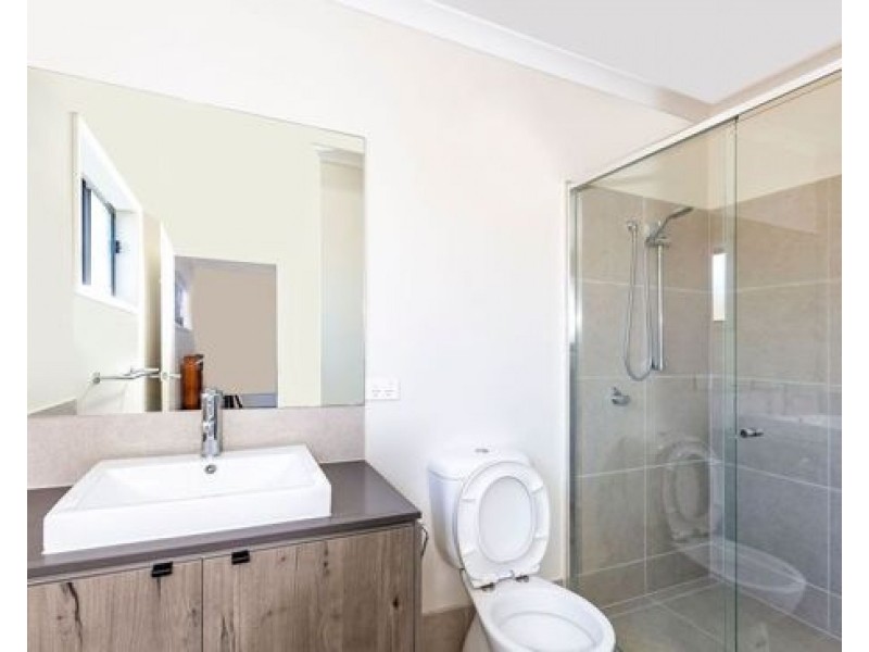 10 Rivina Cct, Coomera QLD 4209