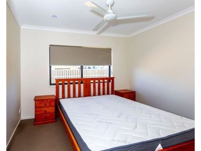 10 Rivina Cct, Coomera QLD 4209