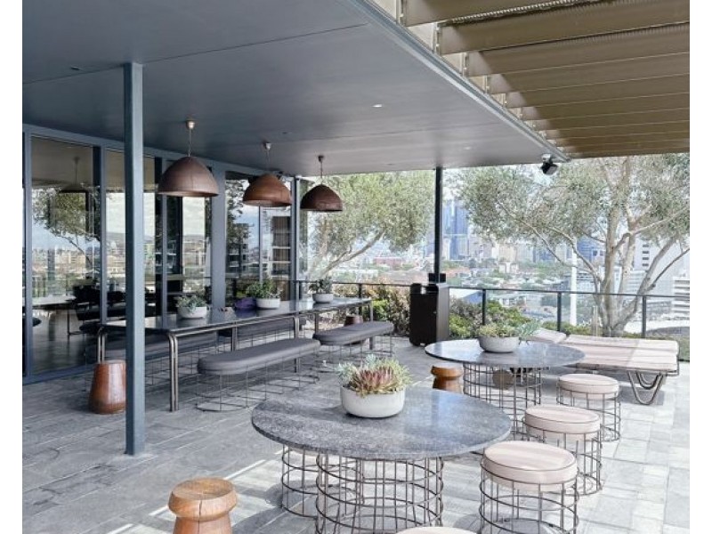 712/62 LOGAN ROAD, Woolloongabba QLD 4102